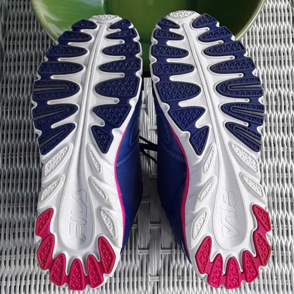 Almost New! FILA Cool Max Memory Foam Sneakers